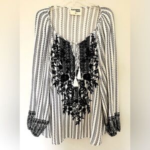 Savanna Jane Black and White Embroidered Tunic Top 2x